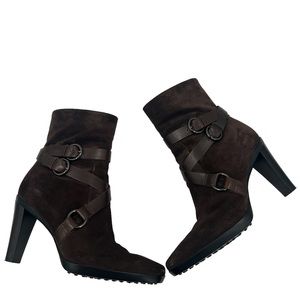 Tod's Ankle Boots in Brown‎ Suede Size 7